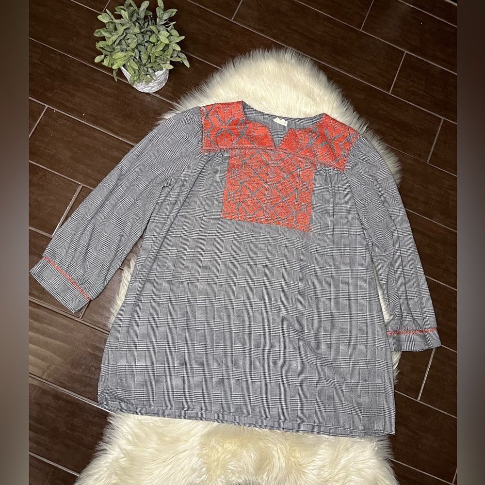 Layerz Clothing black & white houndstooth burnt orange embroidery peasant top